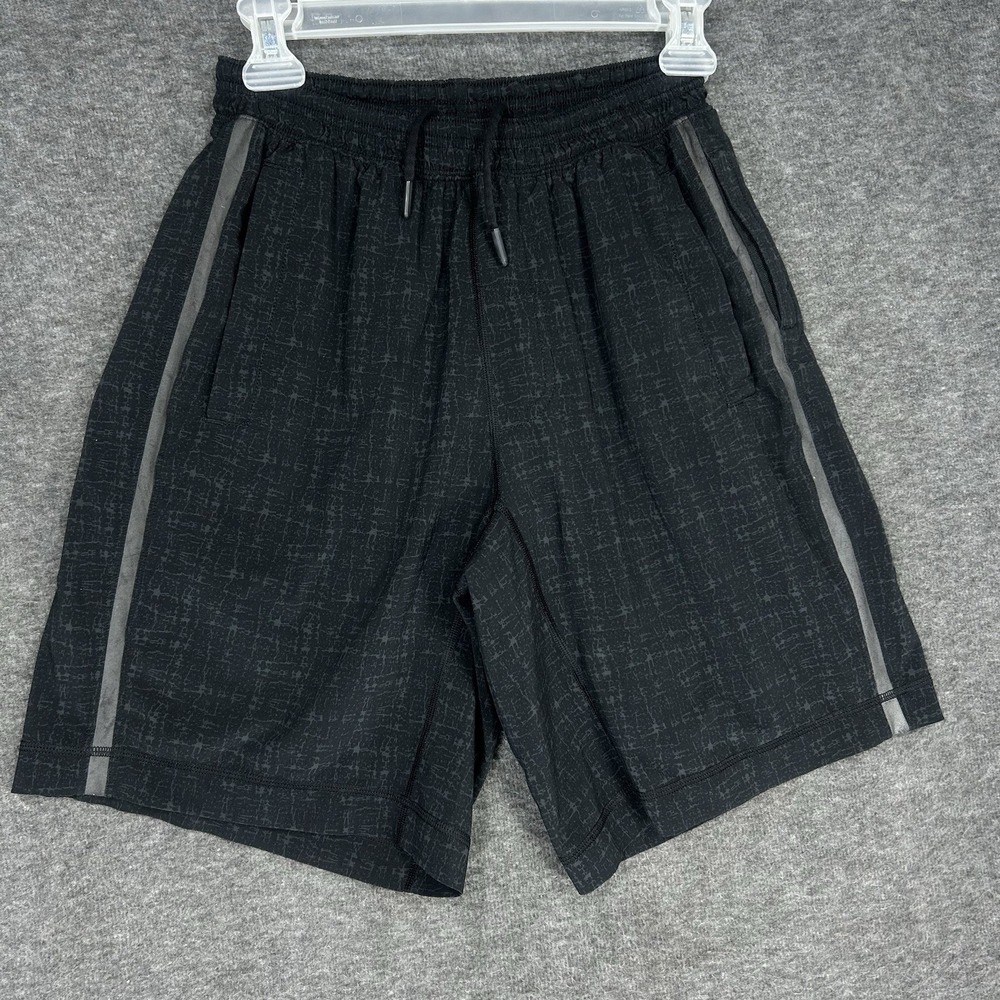 Lululemon Pace Breaker Shorts Mens Small Grid pattern Drawstring lined 9" inseam
